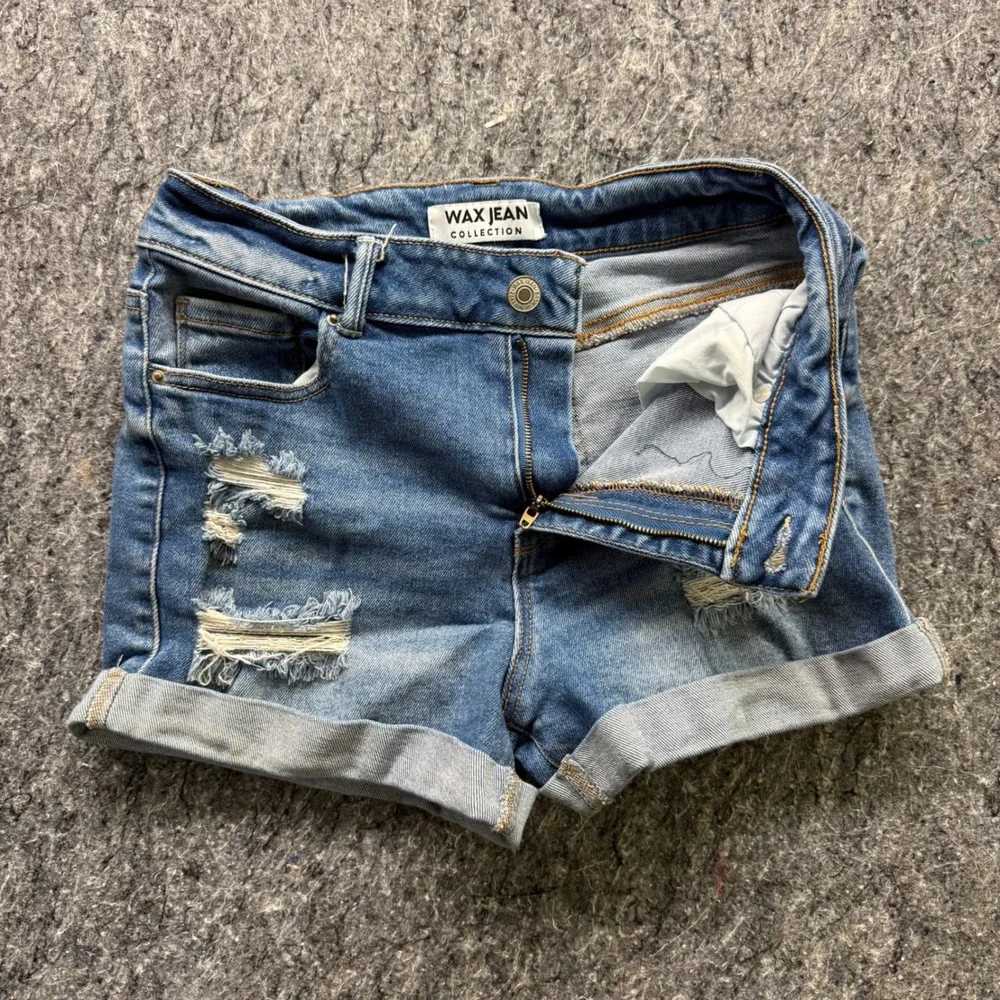 Wax Jean Distressed Denim Shorts Medium Wash High Rise Cuffed Size M 90233